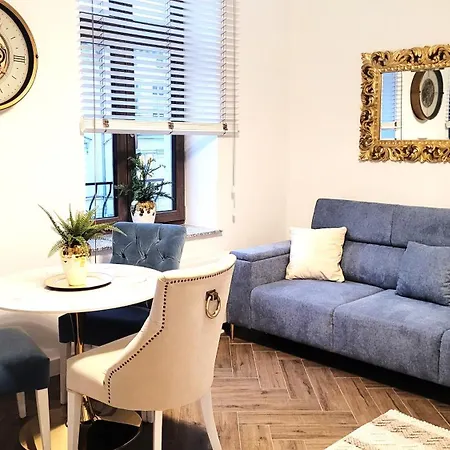 Jaracza 28/9 * スウプスク