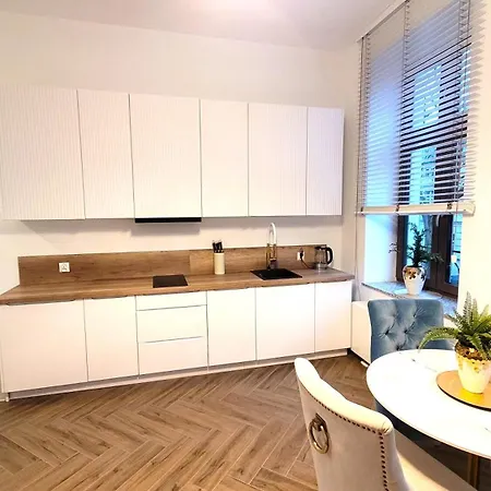 Jaracza 28/9 アパート